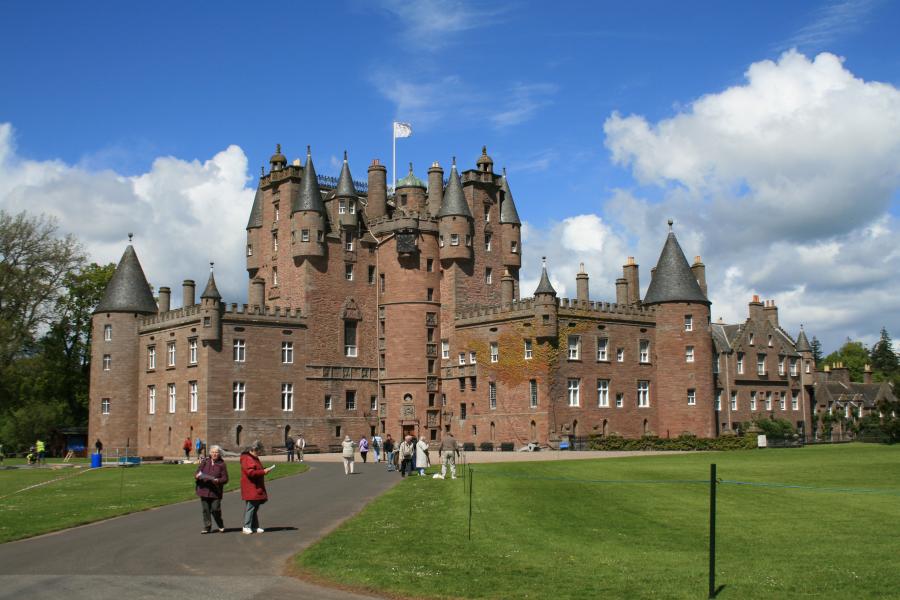 900x600 > Glamis Castle Wallpapers