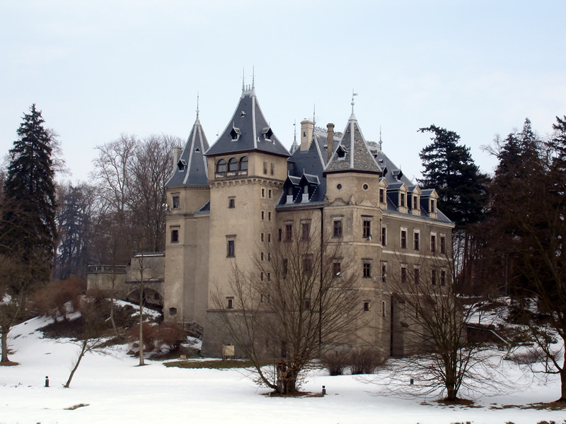 Amazing Goluchów Castle Pictures & Backgrounds