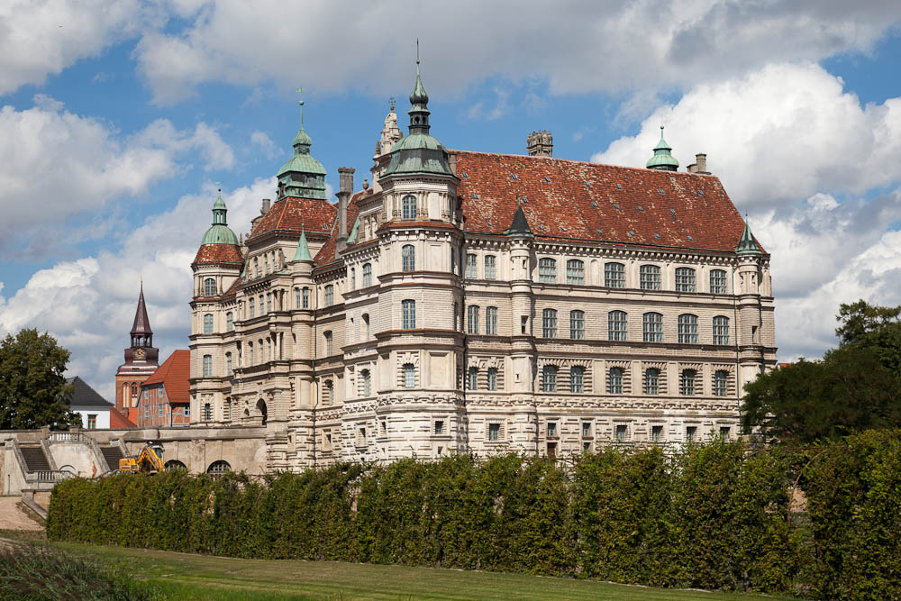 HQ Güstrow Palace Wallpapers | File 224.21Kb