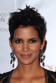 Amazing Halle Berry Pictures & Backgrounds