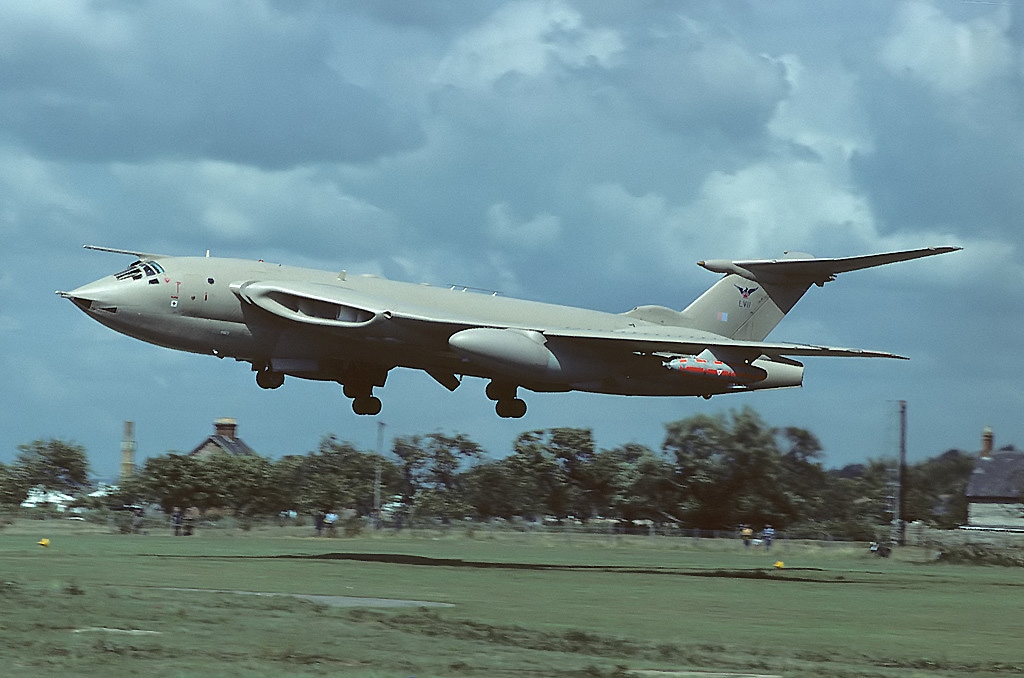 Handley Page Victor Pics, Military Collection