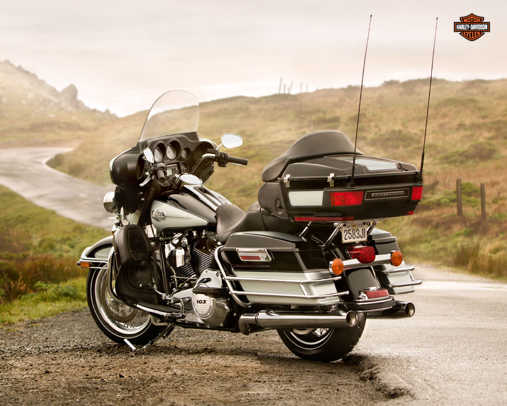 Nice wallpapers Harley-Davidson Electra Glide Ultra Classic 1680x1344px