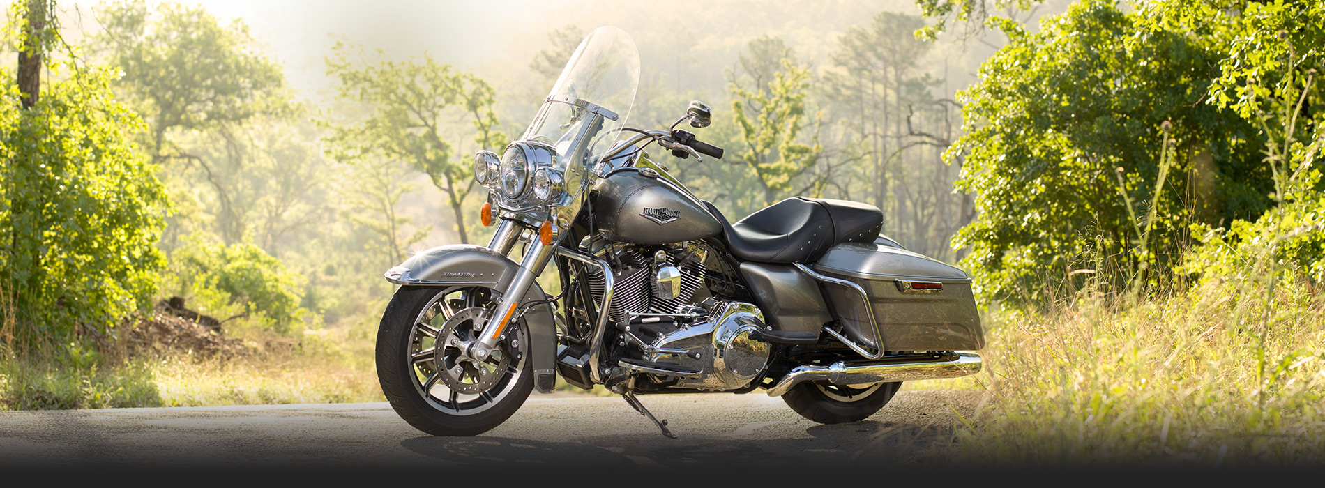High Resolution Wallpaper | Harley-Davidson Road King 1900x700 px