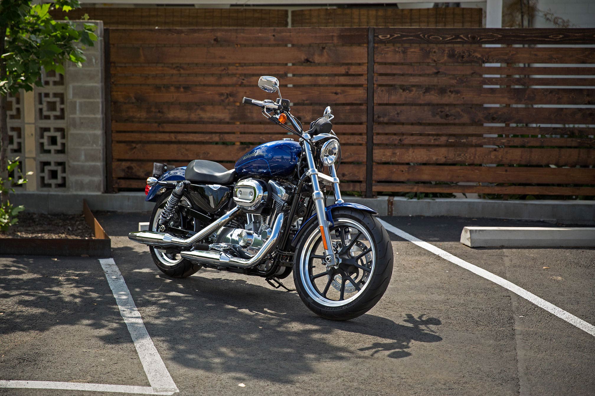 HQ Harley-Davidson SuperLow Wallpapers | File 459.38Kb