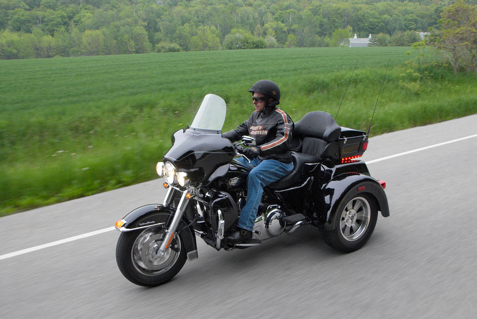 1600x1070 > Harley-Davidson Tri Glide Ultra Wallpapers