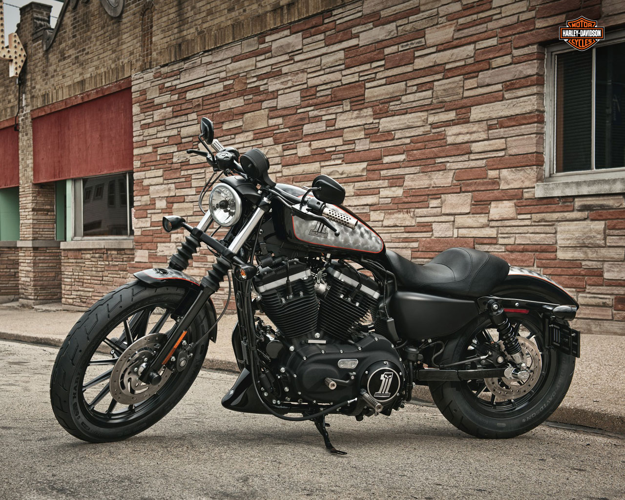 HD Quality Wallpaper | Collection: Vehicles, 1280x1024 Harley-Davidson XL 883N