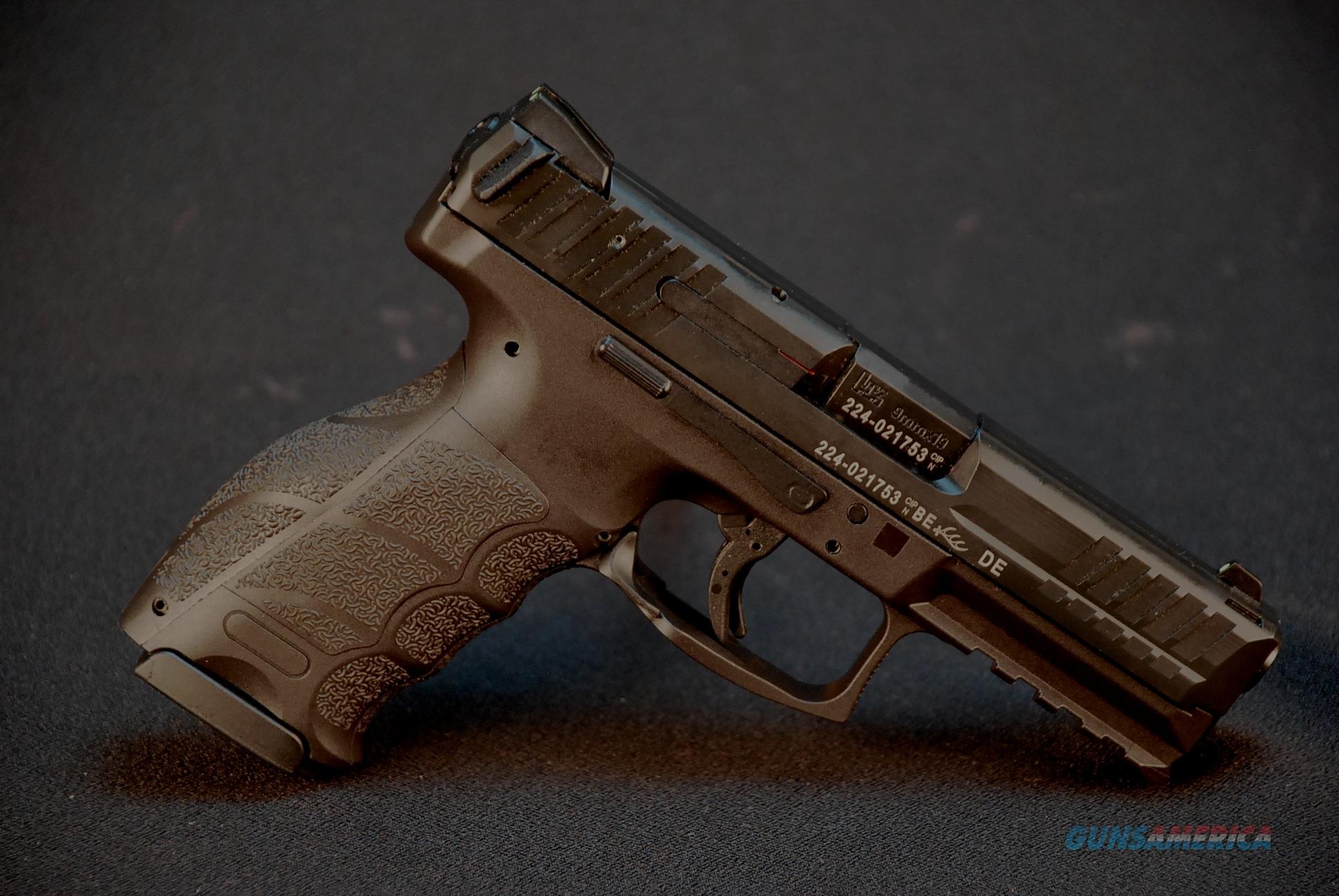 HD Quality Wallpaper | Collection: Weapons, 1936x1296 Heckler & Koch Pistol
