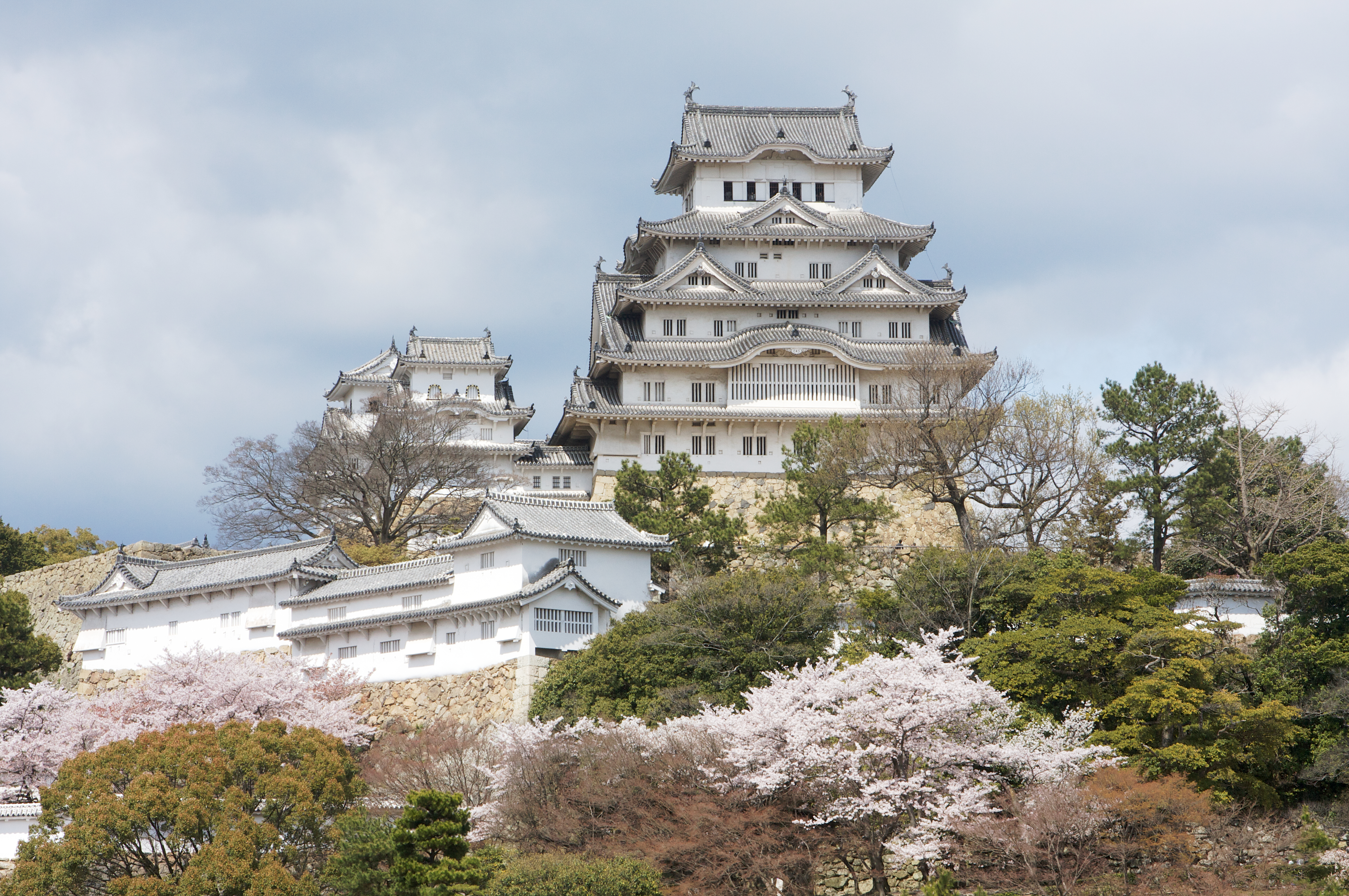 High Resolution Wallpaper | Himeji Castle 3892x2586 px