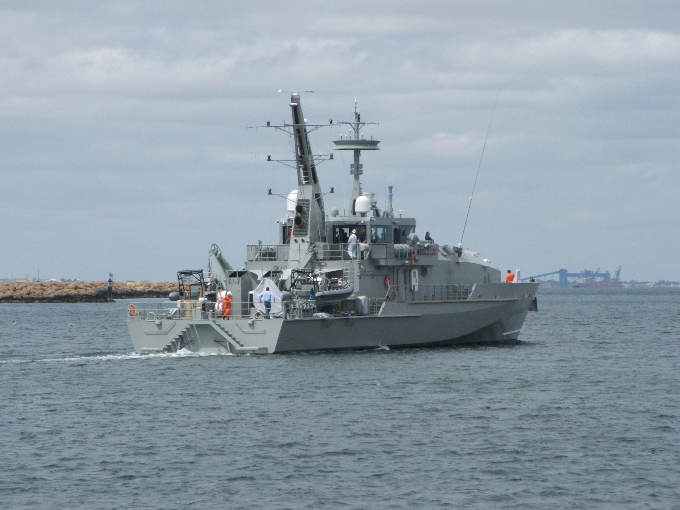 HMAS Larrakia (ACPB 84) #13