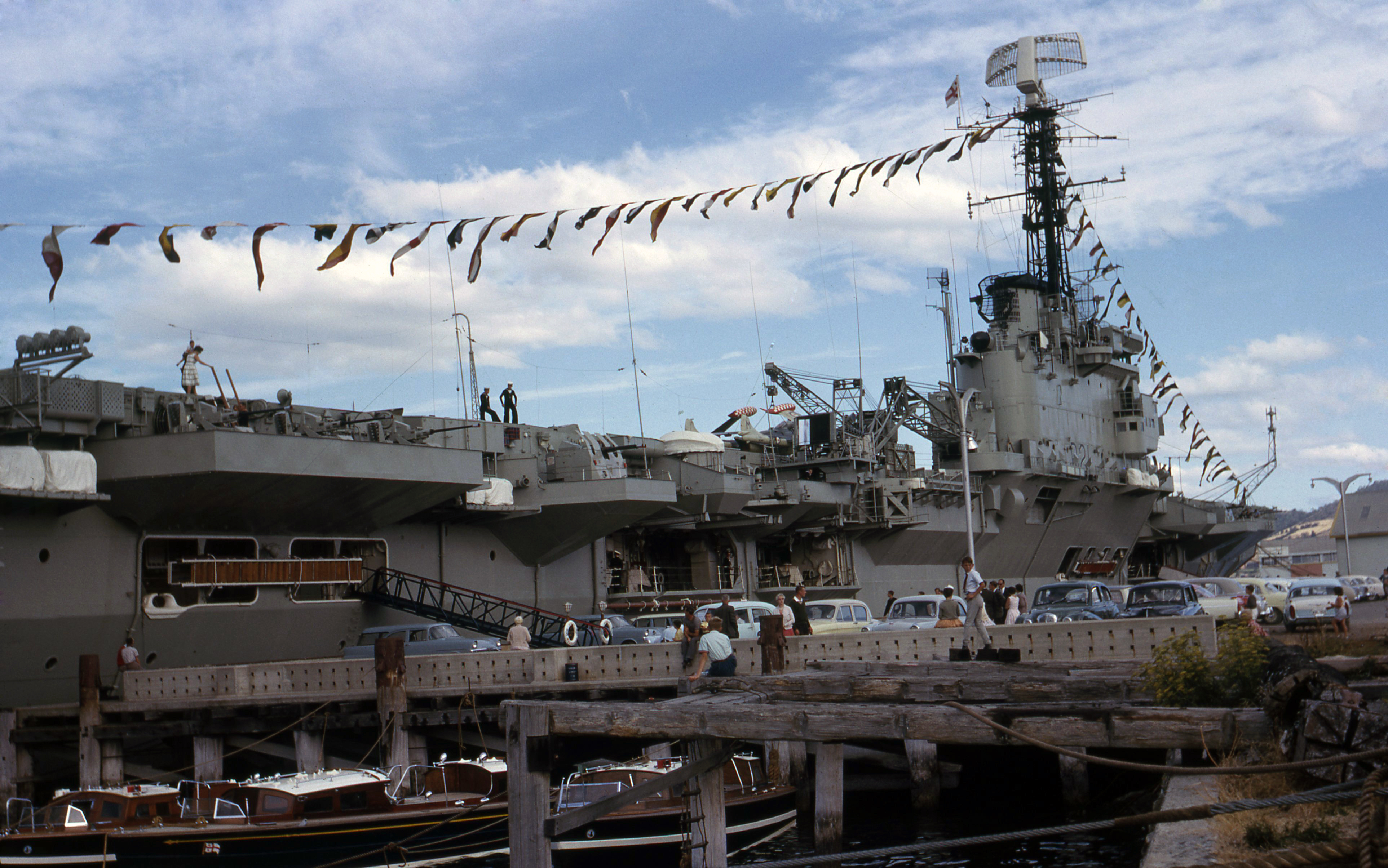 Amazing HMAS Melbourne (R21) Pictures & Backgrounds