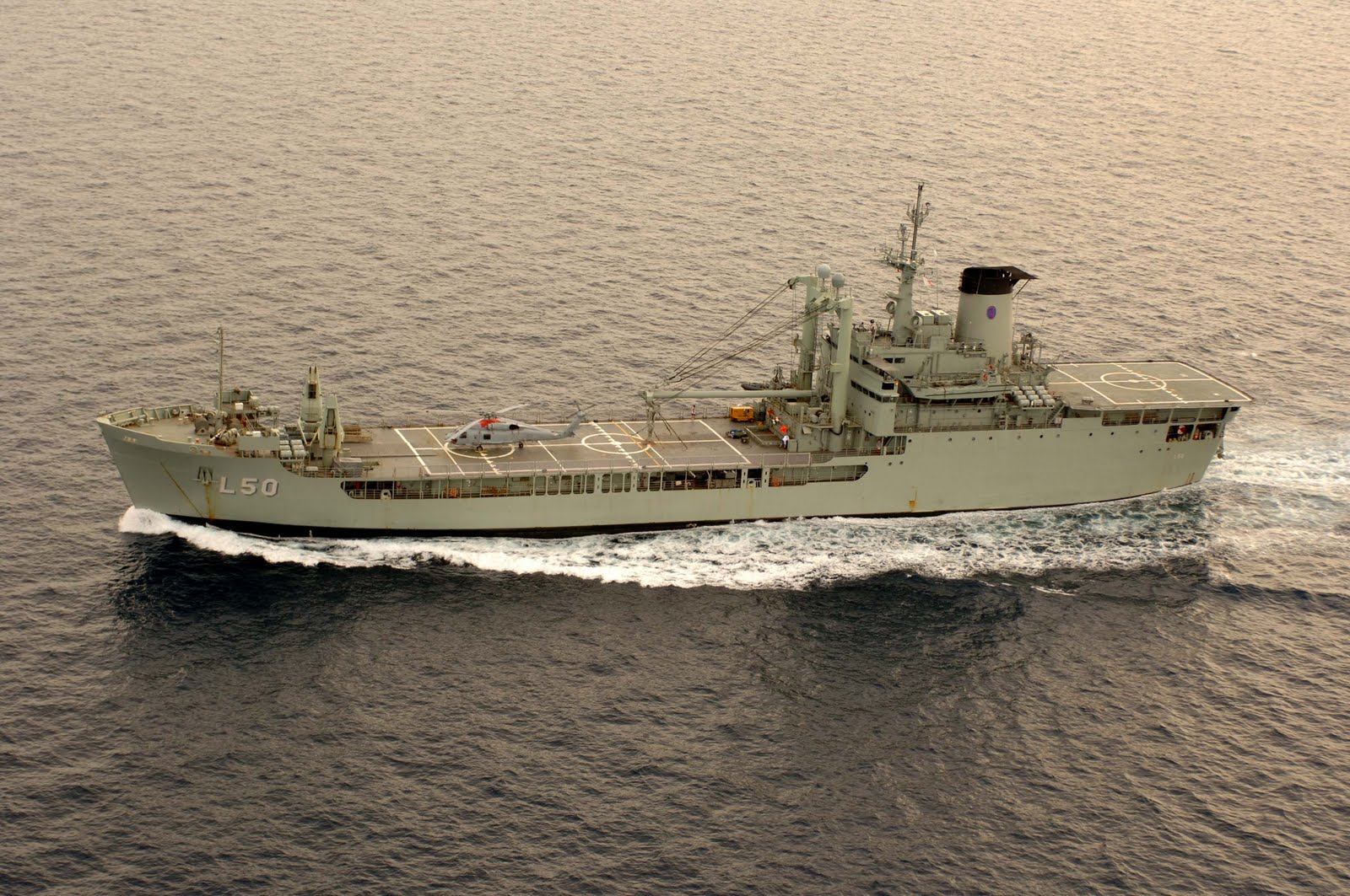 HMAS Tobruk (L50) Backgrounds on Wallpapers Vista