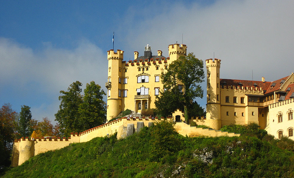 Images of Hohenschwangau Castle | 988x598