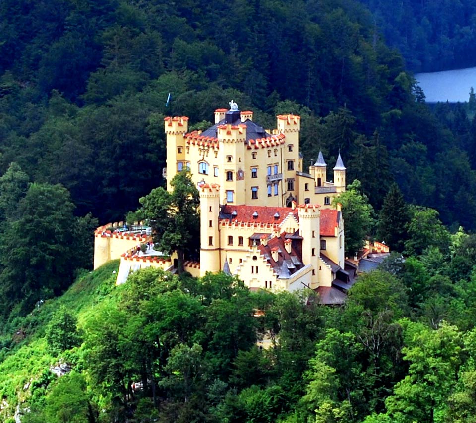 Amazing Hohenschwangau Castle Pictures & Backgrounds
