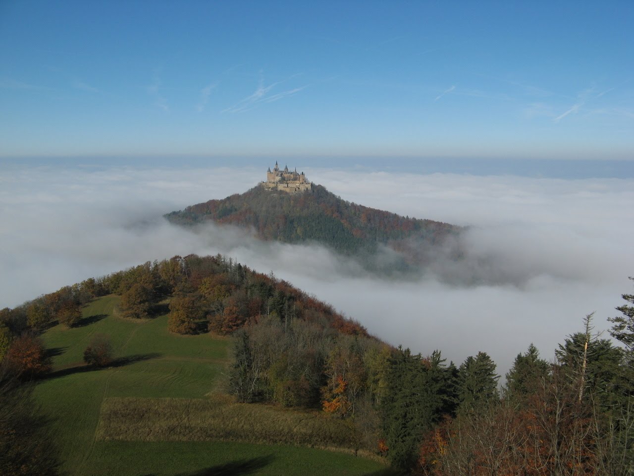 HD Quality Wallpaper | Collection: Man Made, 1280x960 Hohenzollern Castle