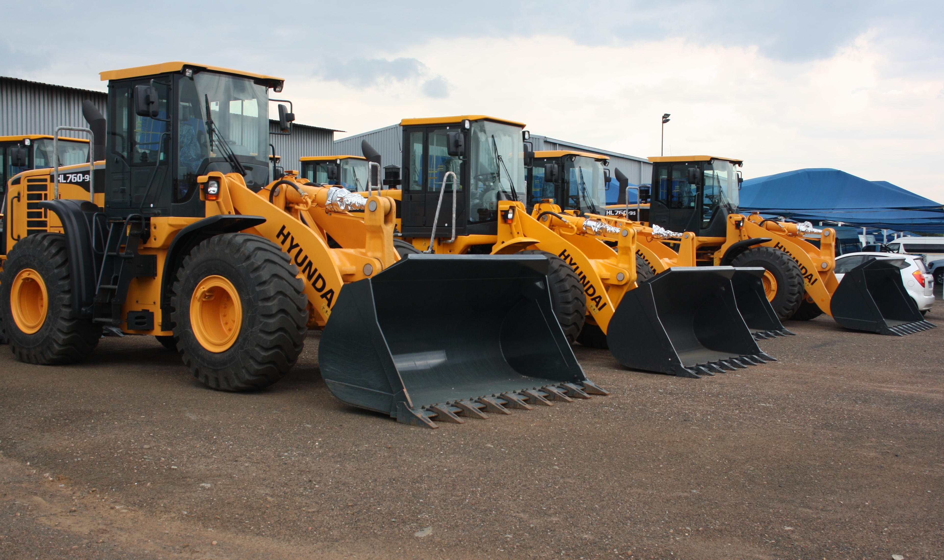Hyundai Wheel Loader Backgrounds, Compatible - PC, Mobile, Gadgets| 3704x2197 px