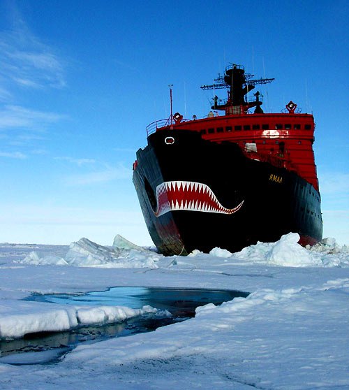 Amazing Ice Breaker Pictures & Backgrounds