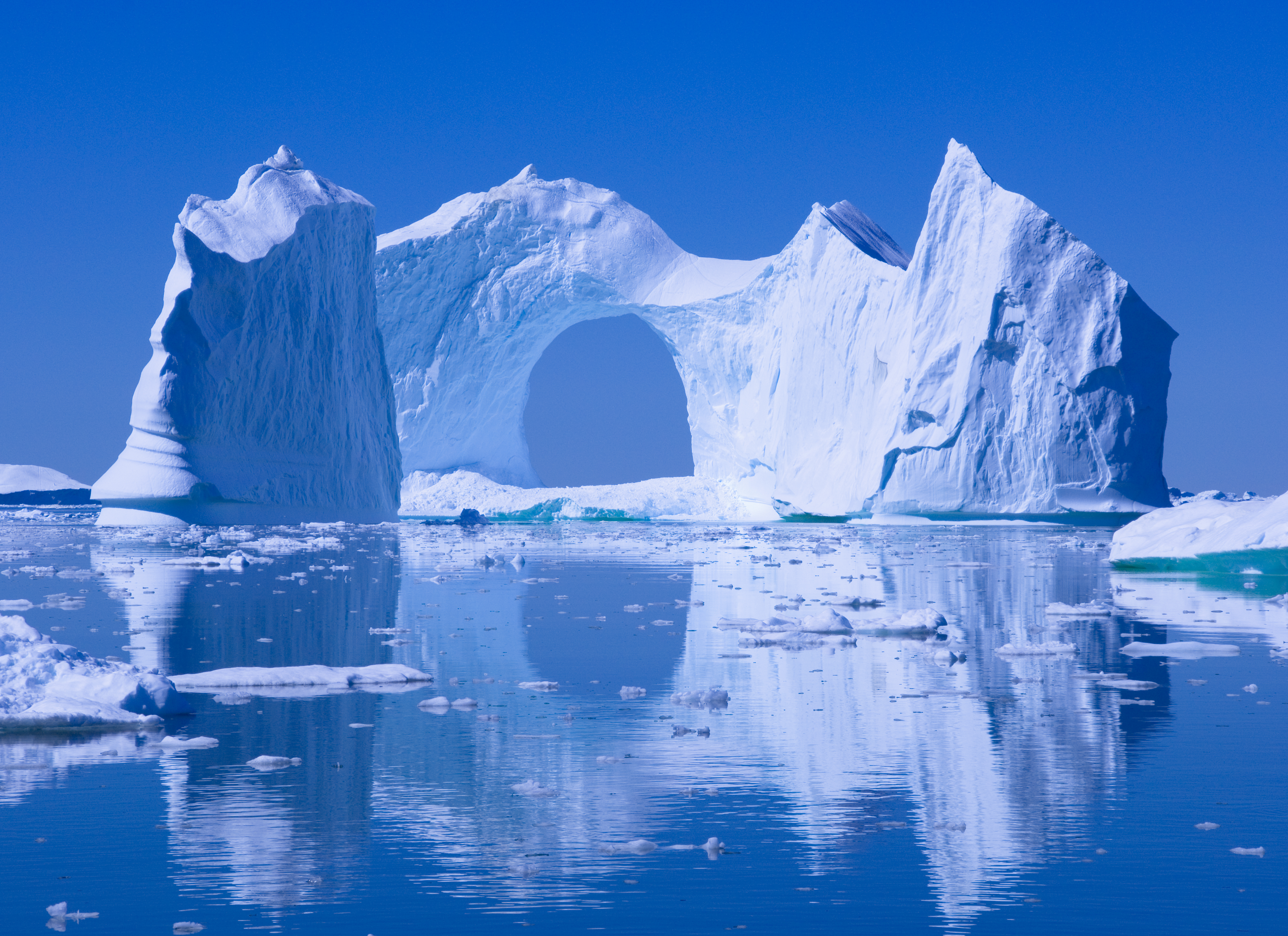 Amazing Iceberg Pictures & Backgrounds