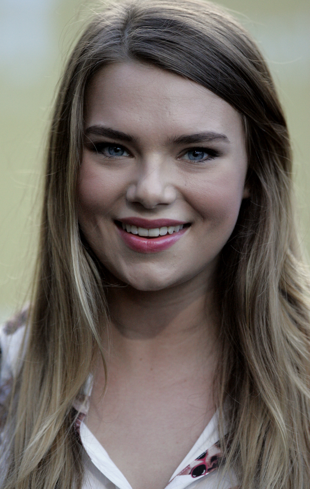 Amazing Indiana Evans Pictures & Backgrounds