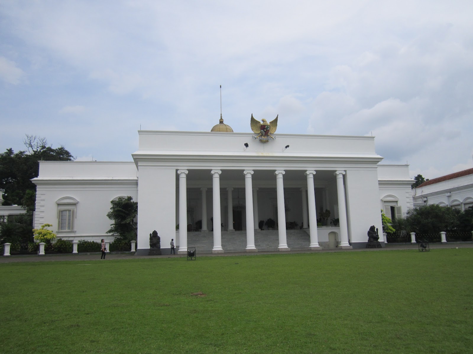 Istana Negara, Jakarta Backgrounds, Compatible - PC, Mobile, Gadgets| 1600x1200 px