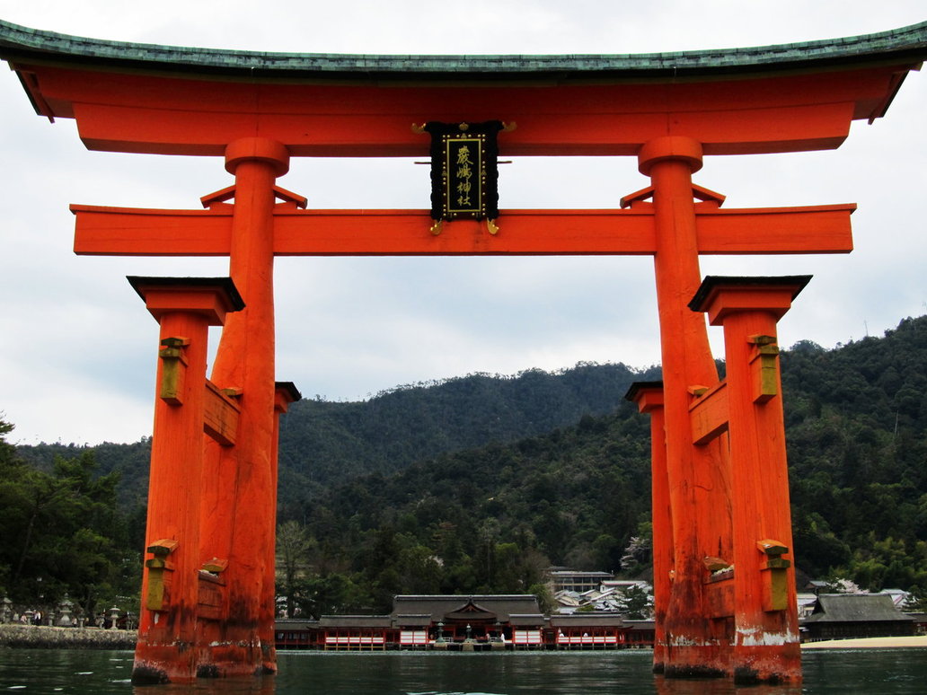 Amazing Itsukushima Gate Pictures & Backgrounds