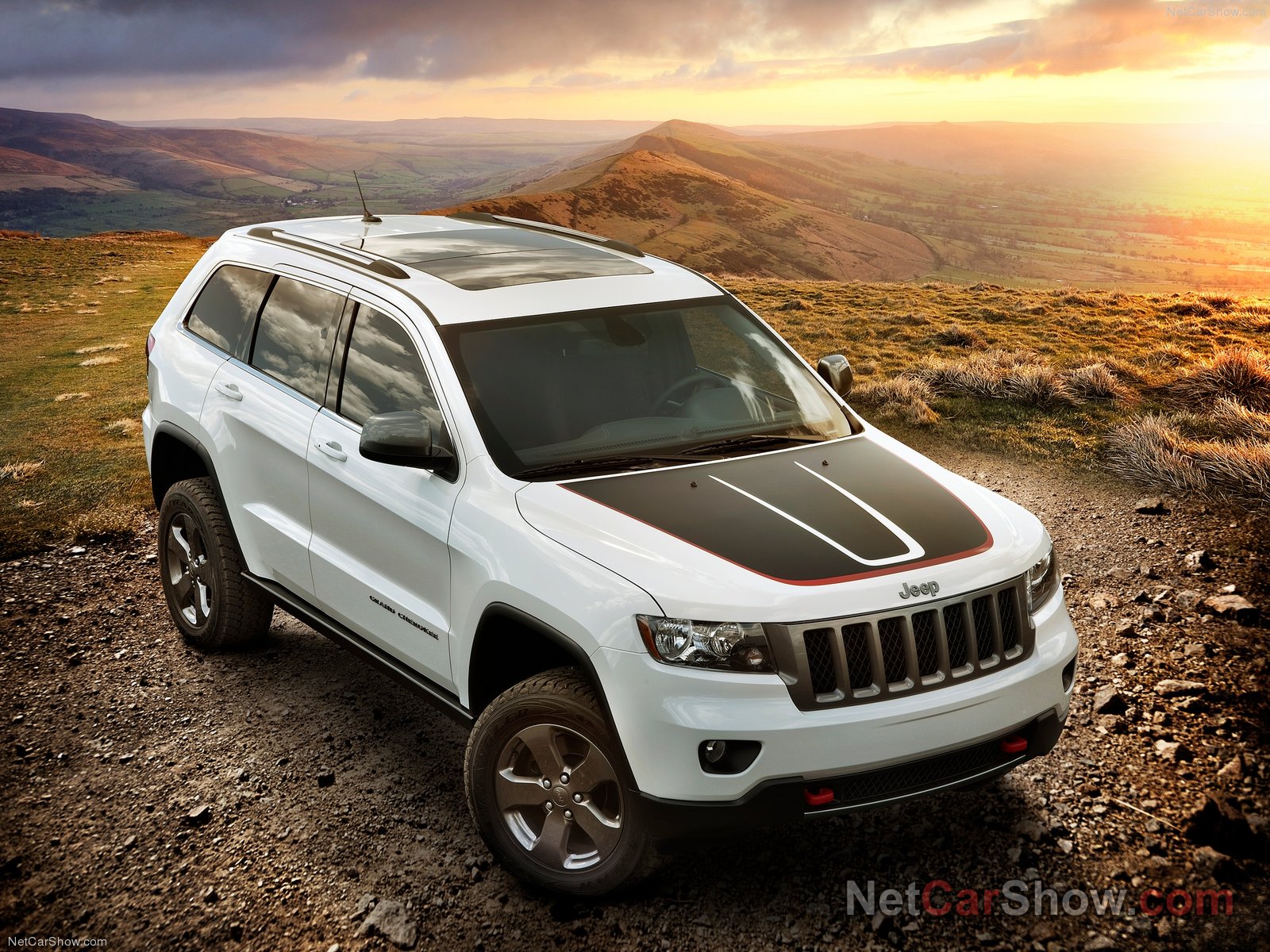 HD Quality Wallpaper | Collection: Vehicles, 1600x1200 Jeep Trailhawk