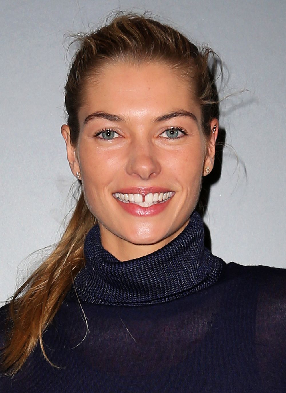 Amazing Jessica Hart Pictures & Backgrounds