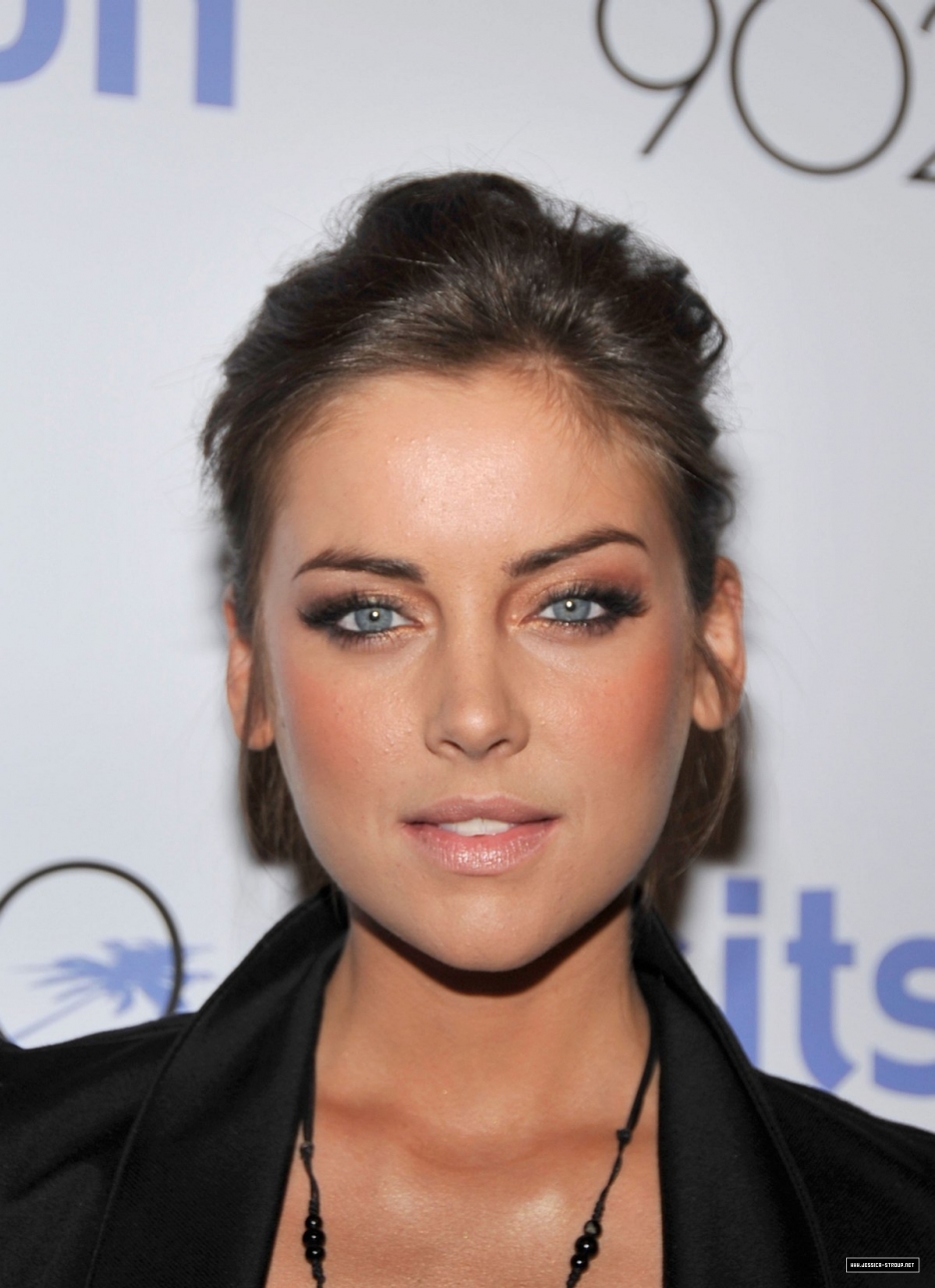 HQ Jessica Stroup Wallpapers | File 524.36Kb