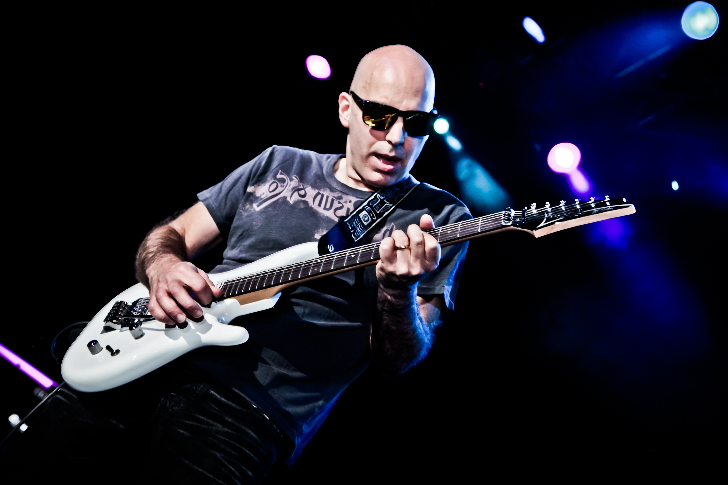 Amazing Joe Satriani Pictures & Backgrounds