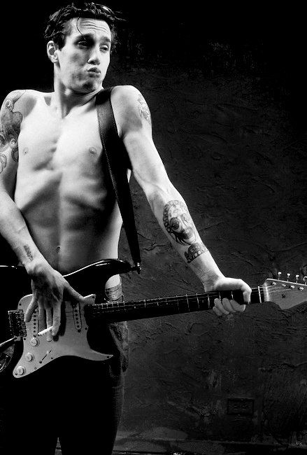 HQ John Frusciante Wallpapers | File 45.63Kb