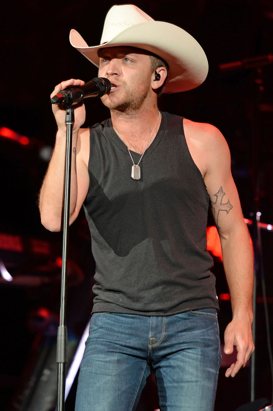 Justin Moore #19