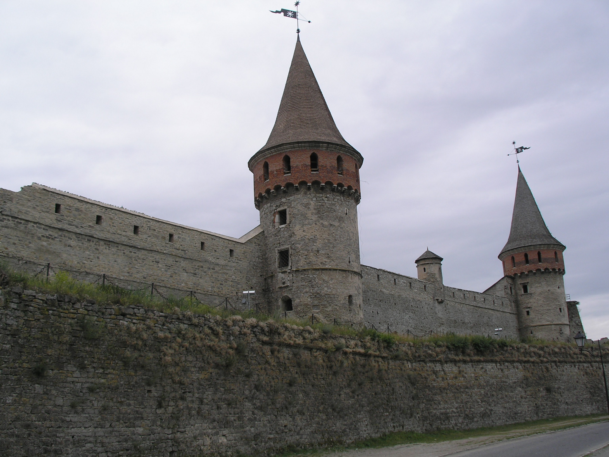 Kamianets-Podilskyi Castle Backgrounds on Wallpapers Vista
