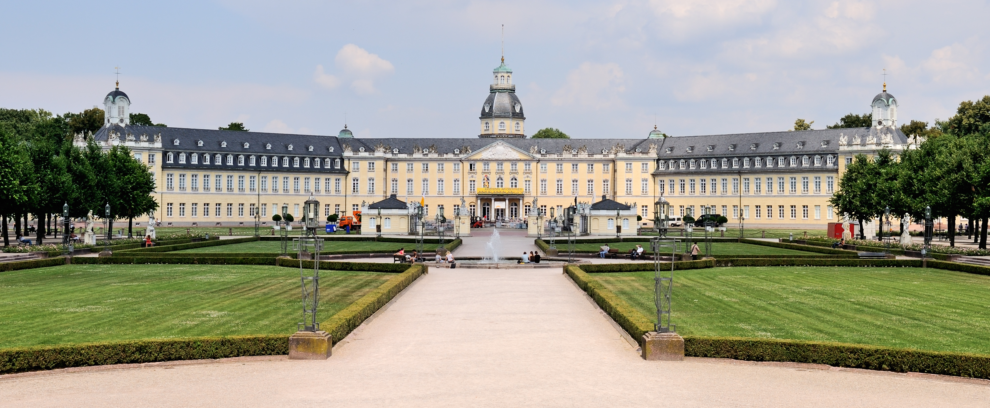 Amazing Karlsruhe Palace Pictures & Backgrounds