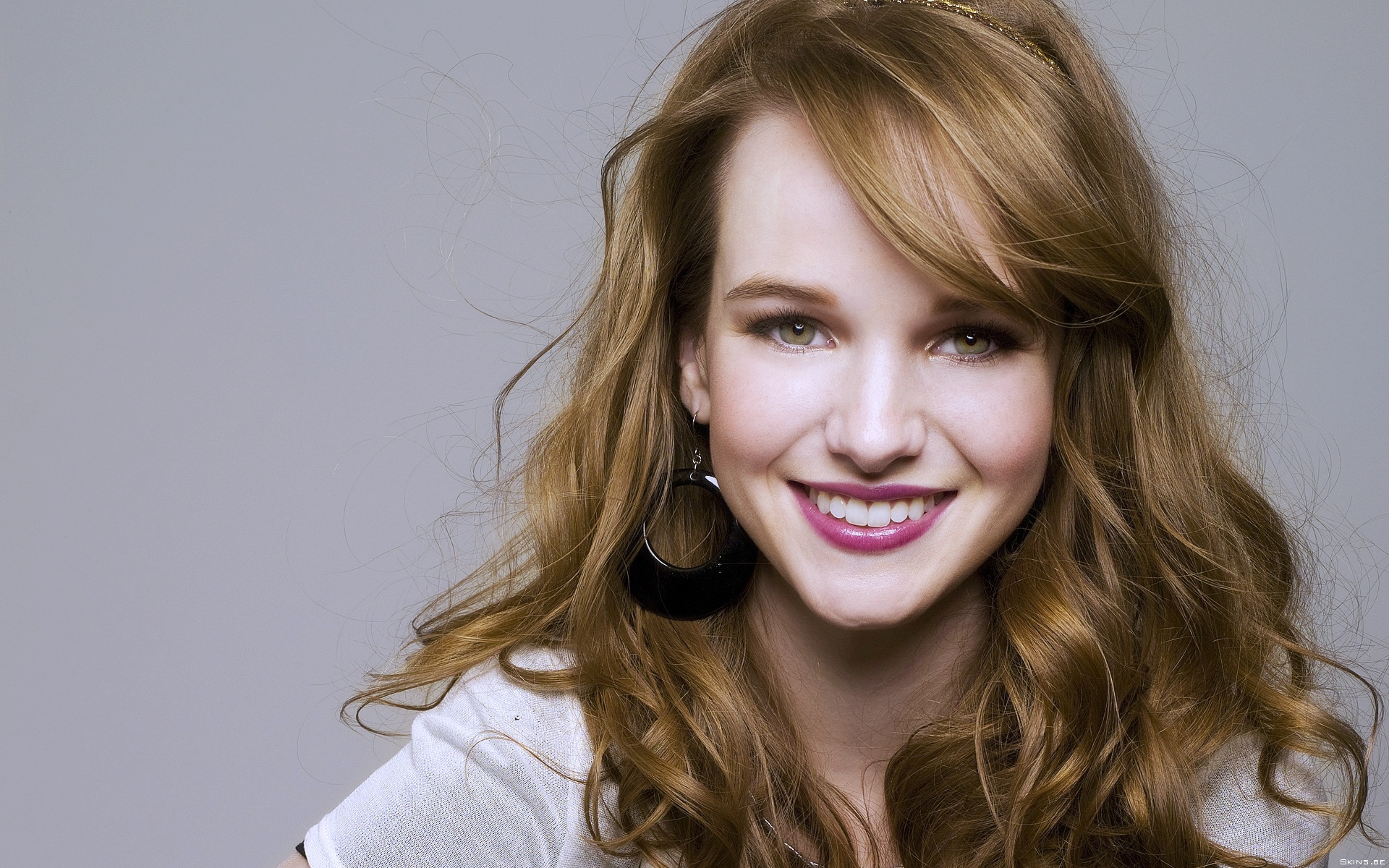 Images of Kay Panabaker | 1920x1200