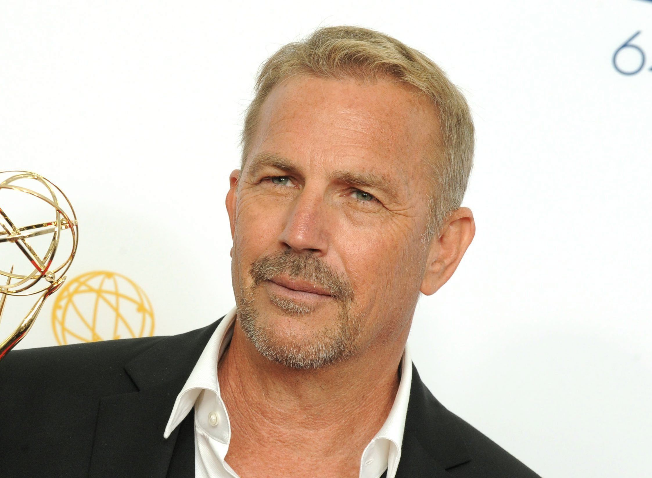 HD Quality Wallpaper | Collection: Celebrity, 2245x1648 Kevin Costner
