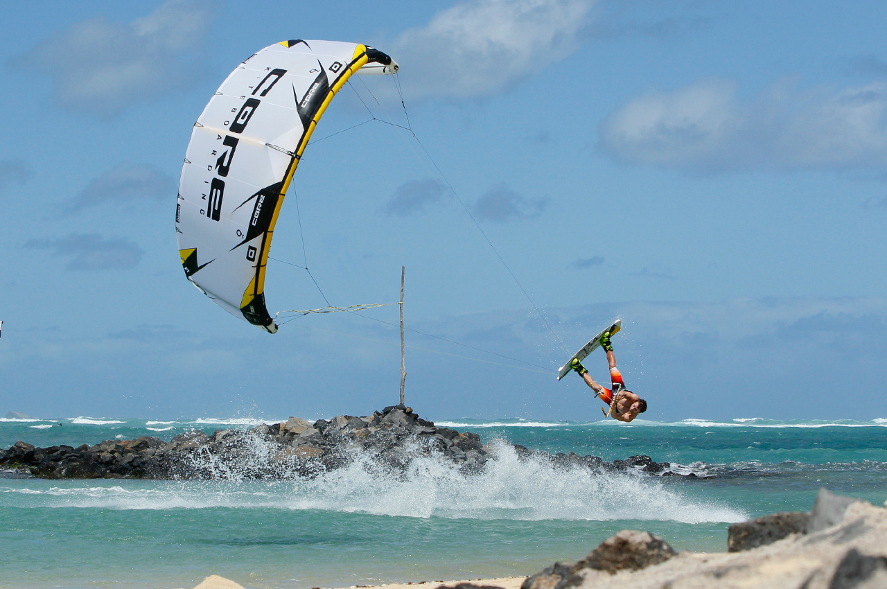 Amazing Kitesurfing Pictures & Backgrounds
