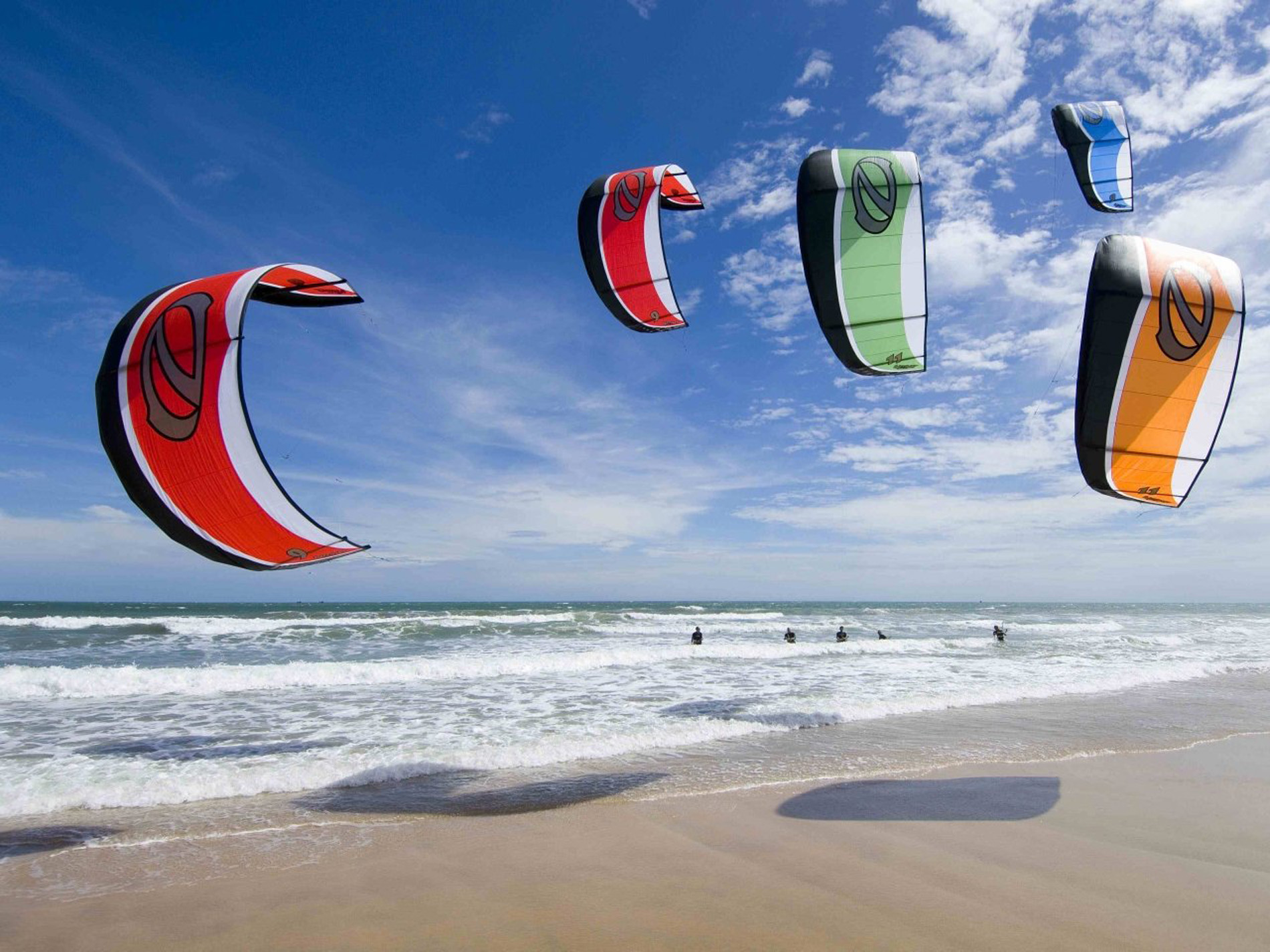 HD Quality Wallpaper | Collection: Sports, 1900x1425 Kitesurfing