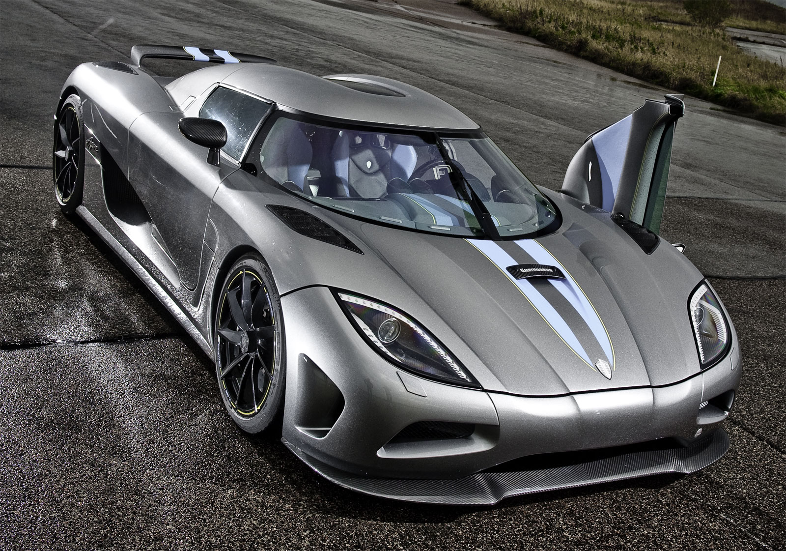Amazing Koenigsegg Agera Pictures & Backgrounds