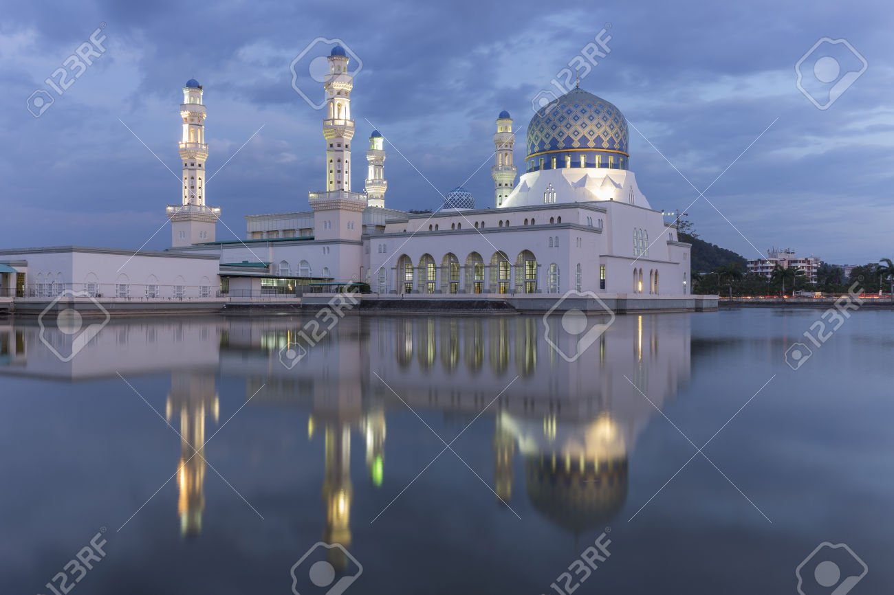 High Resolution Wallpaper | Kota Kinabalu City Mosque 1300x866 px