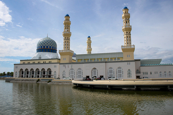 Kota Kinabalu City Mosque Backgrounds, Compatible - PC, Mobile, Gadgets| 585x390 px