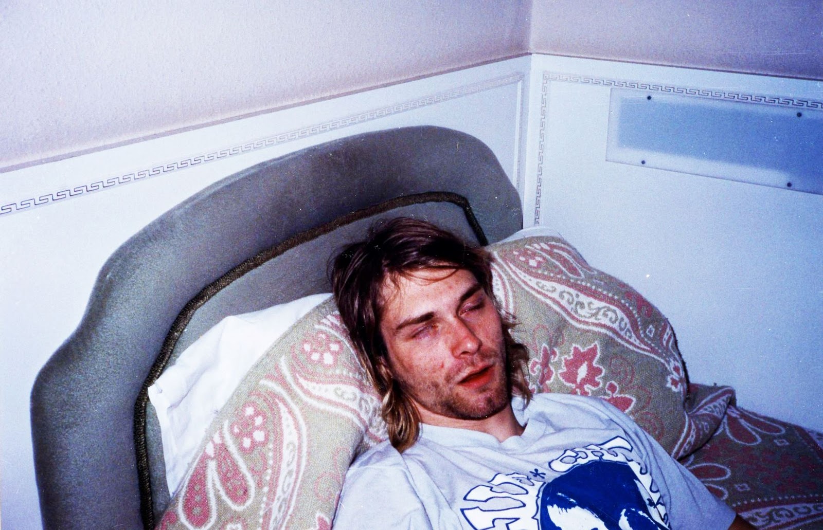 Amazing Kurt Cobain Pictures & Backgrounds