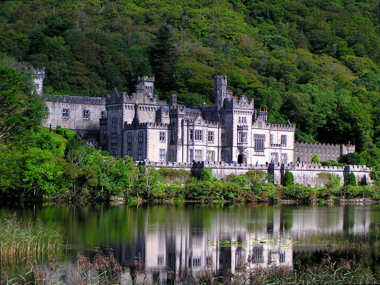 HQ Kylemore Abbey Wallpapers | File 474.43Kb