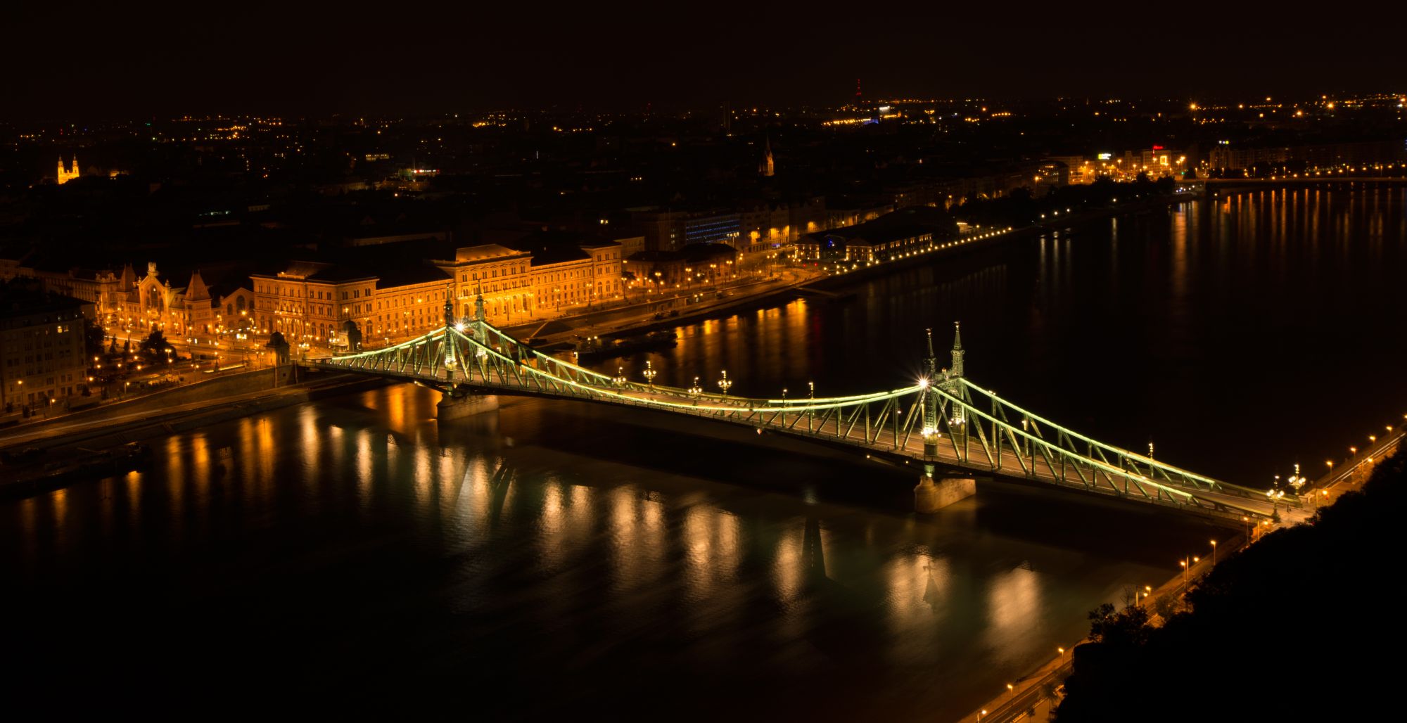 Images of Liberty Bridge, Budapest | 2000x1028