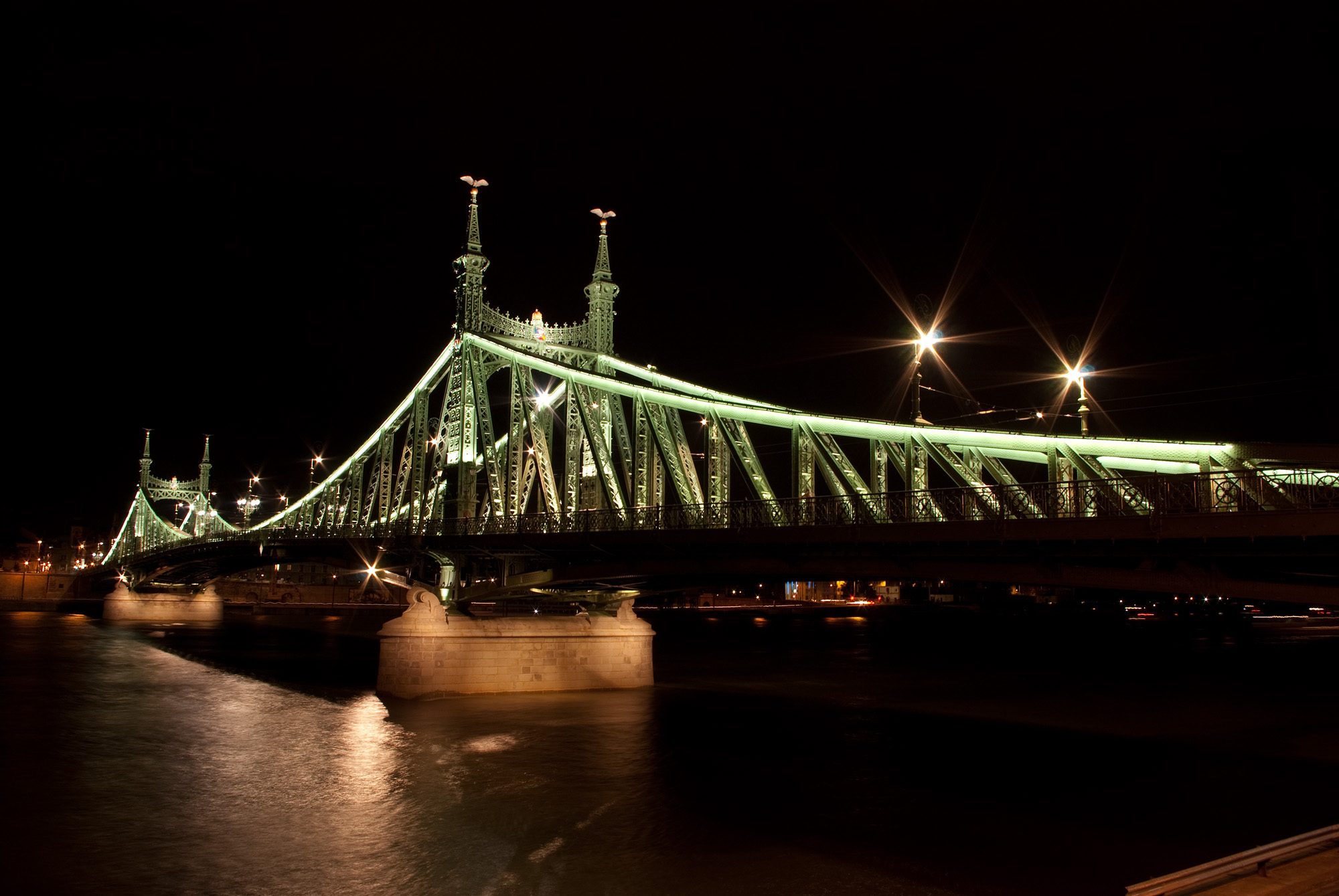Liberty Bridge, Budapest High Quality Background on Wallpapers Vista