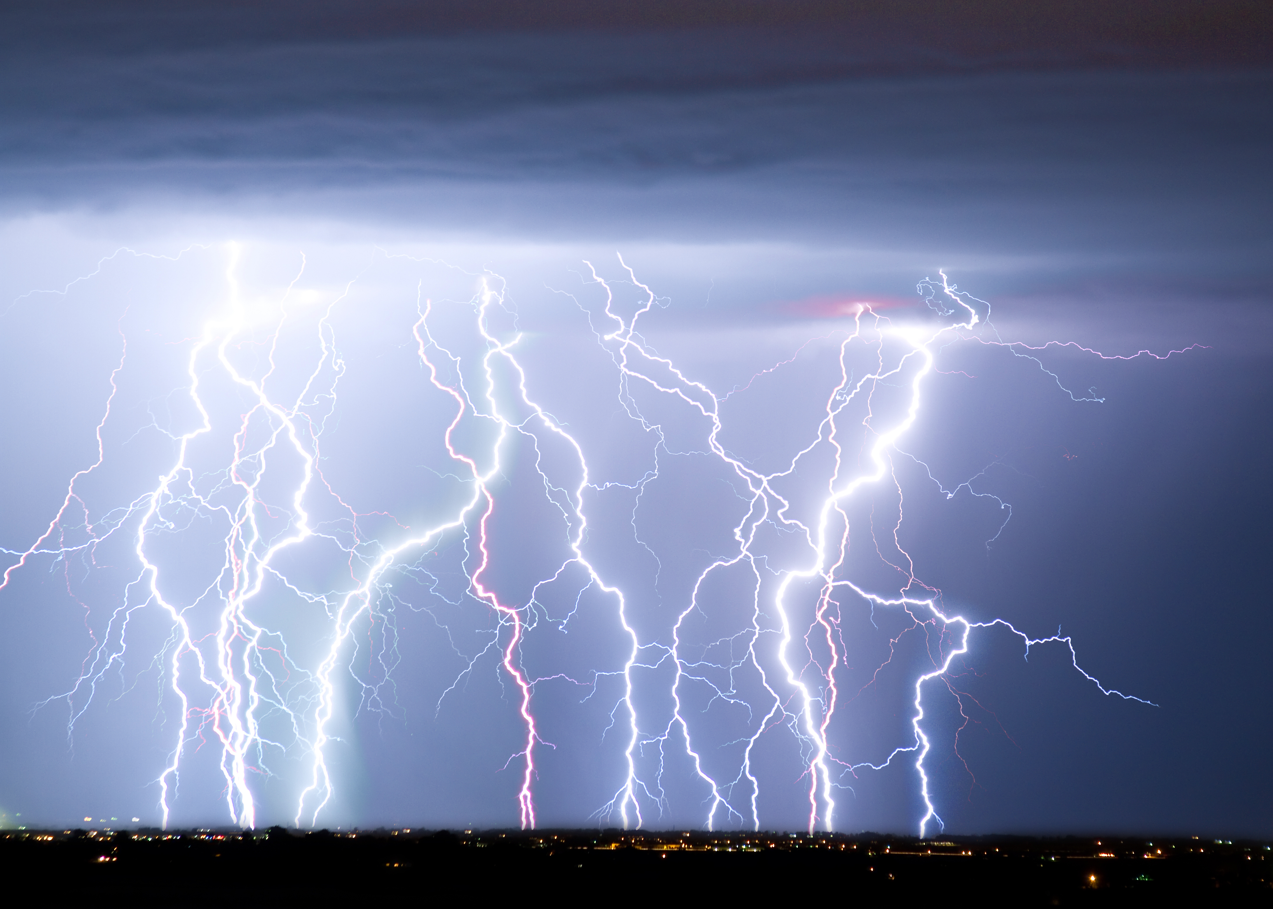 Lightening High Quality Background on Wallpapers Vista