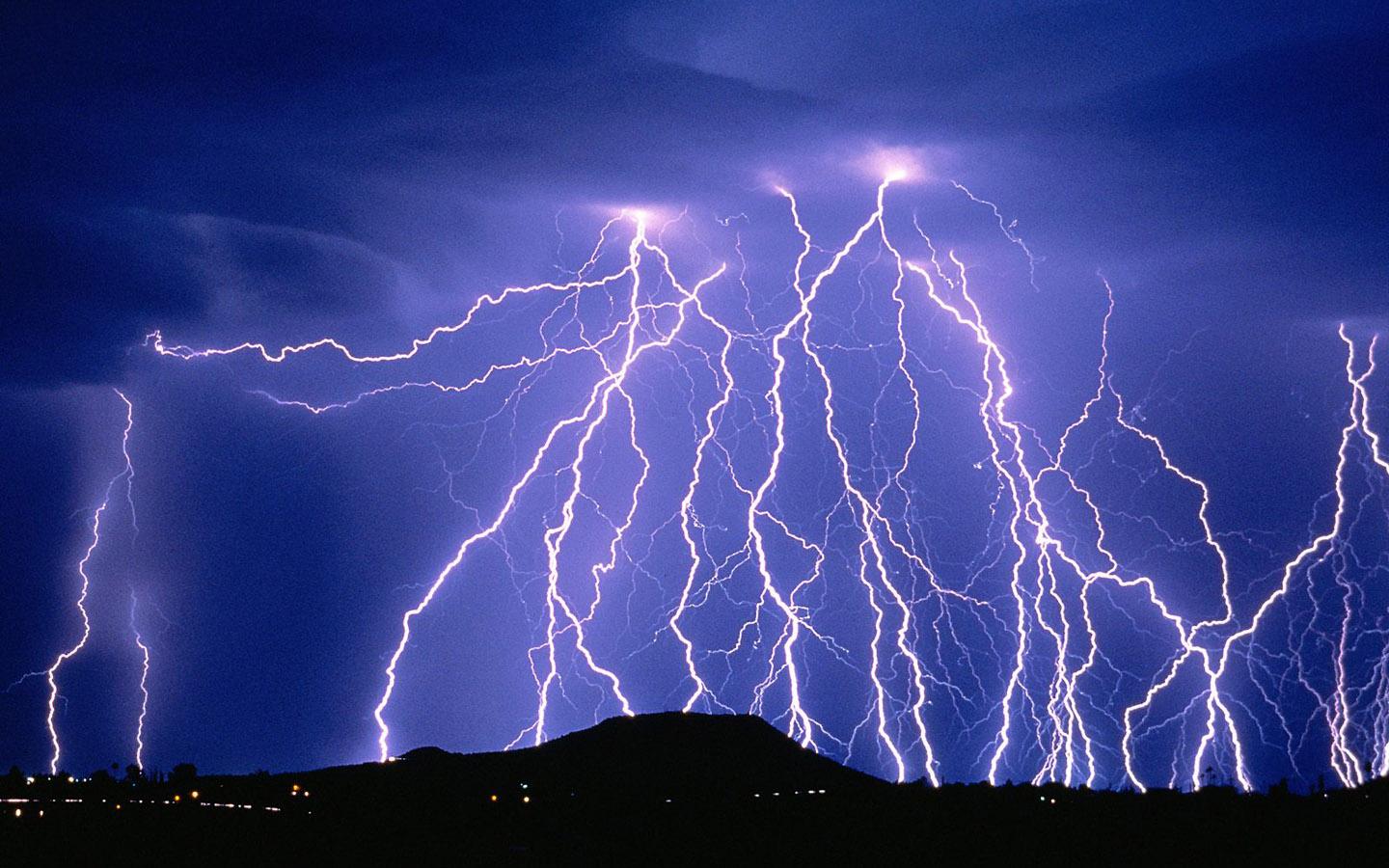 Amazing Lightening Pictures & Backgrounds