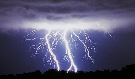 Lightening High Quality Background on Wallpapers Vista