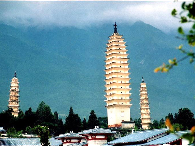 HD Quality Wallpaper | Collection: Religious, 640x480 Lijiang Pagoda