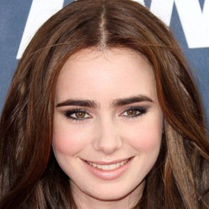 High Resolution Wallpaper | Lily Collins 300x300 px