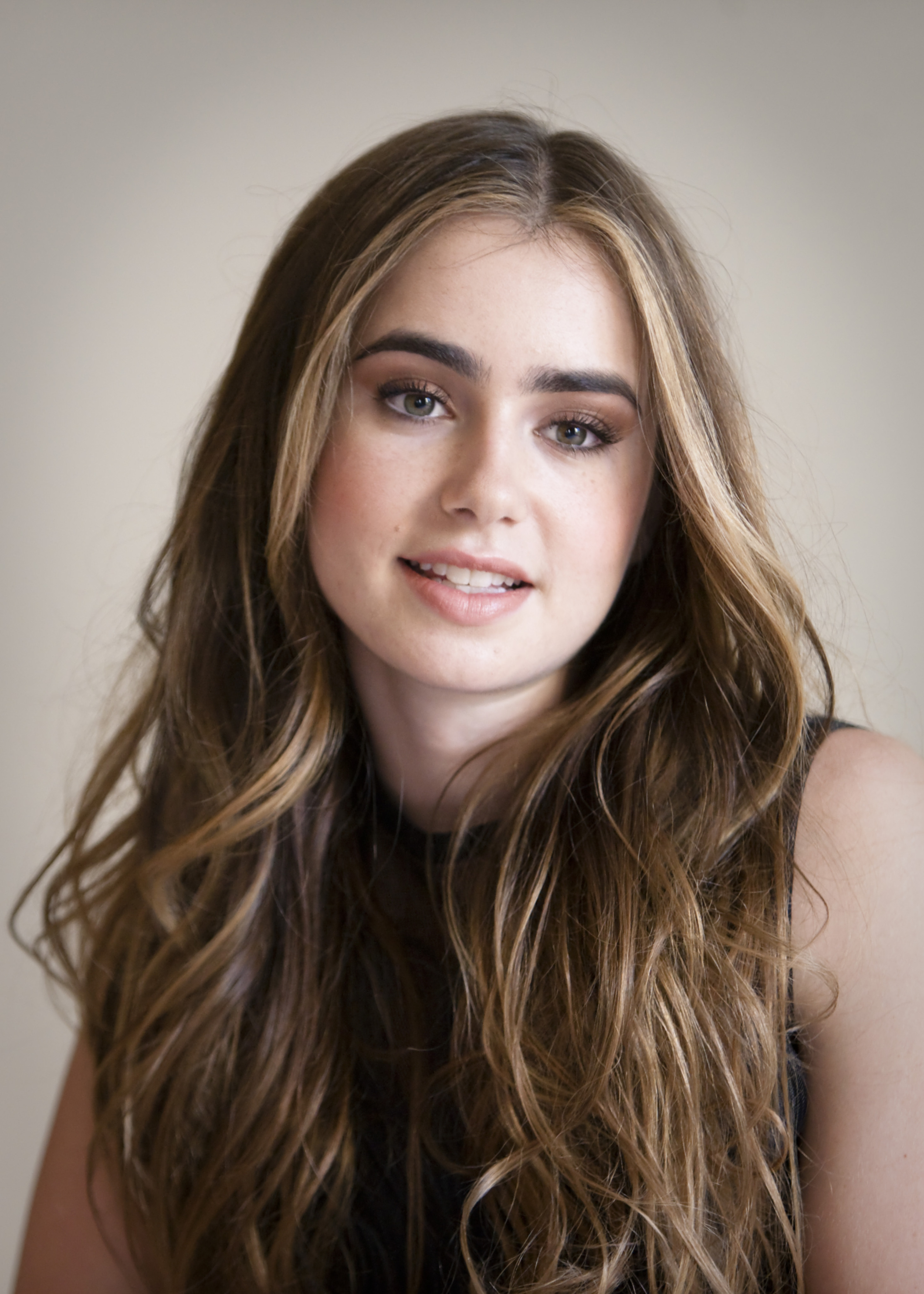 Lily Collins Pics, Celebrity Collection