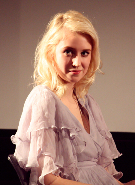 HD Quality Wallpaper | Collection: Celebrity, 450x617 Lily Loveless